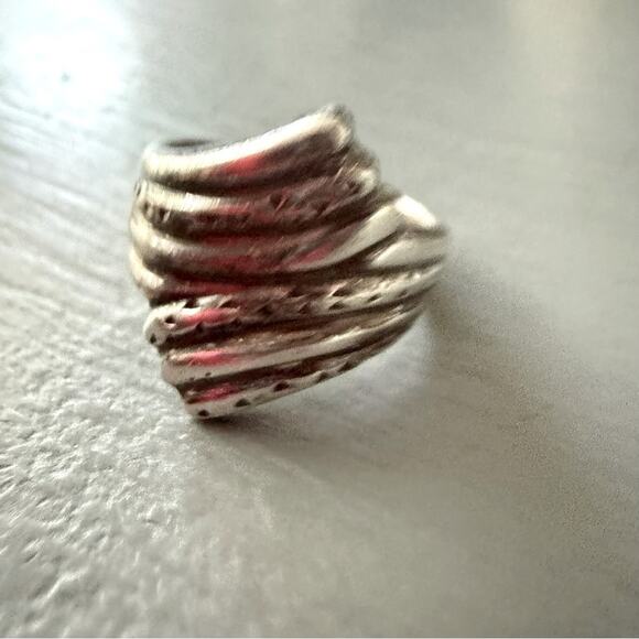 925 Sterling Silver Ring Size 4.75 - Picture 2 of 8